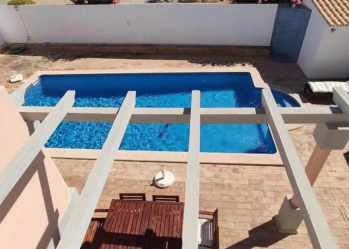 Casa Golfinho, Villa *