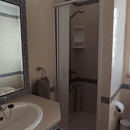Casa Golfinho, Villa *