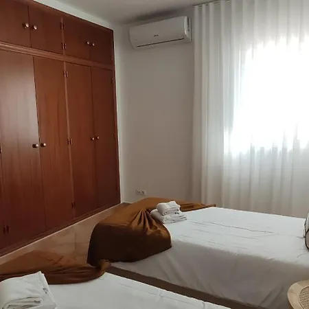 Casa Golfinho, *